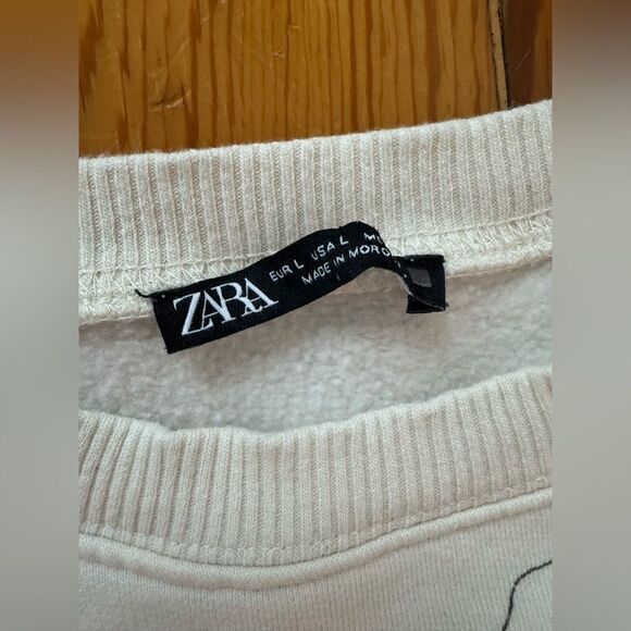 ZARA Fashion Sweatshirt - Picture 3 of 5